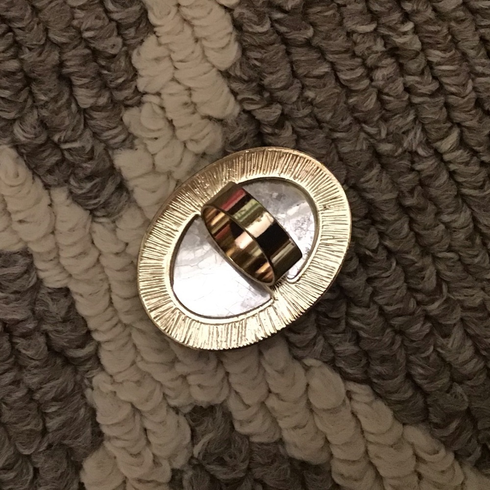 💍Beautiful gold ring💍 - Picture 2 of 2